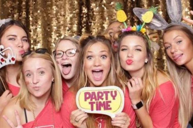 Benefits of Hiring a Birthday Photo Booth